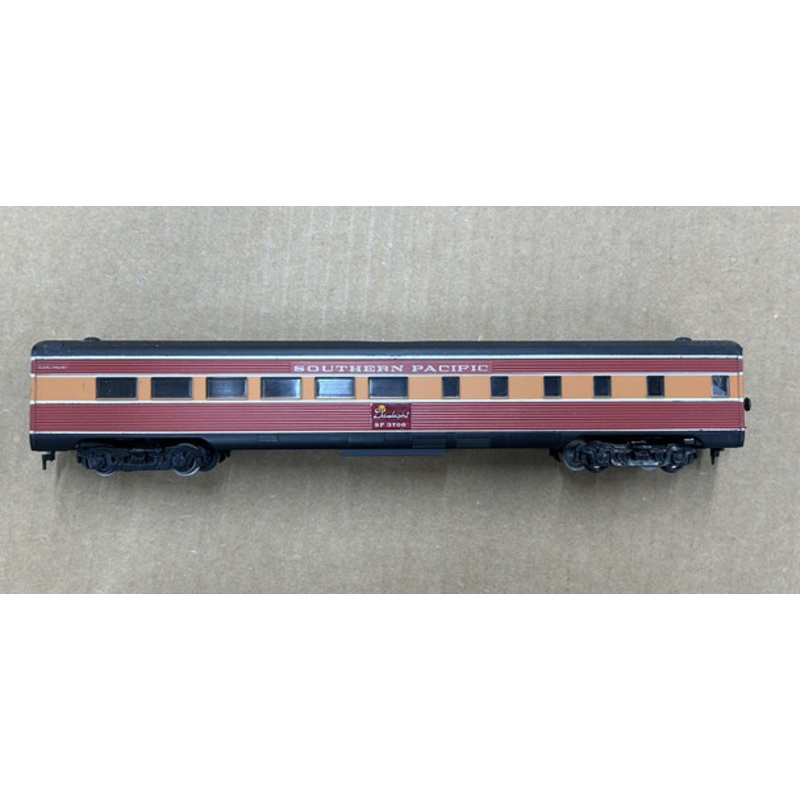 Pre-Owned:  Passenger Car Southern Pacific (SP) 4 - HO Scale