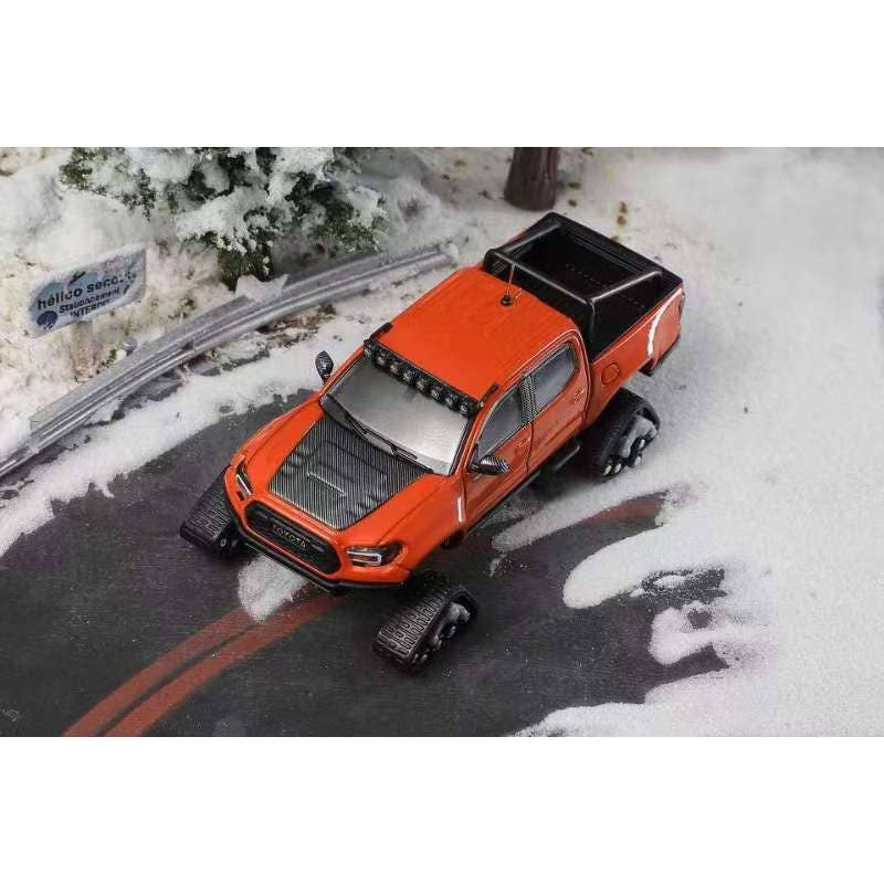 1/64 Toyota Tacoma 2022 - Ski Version / With Accessories Orange