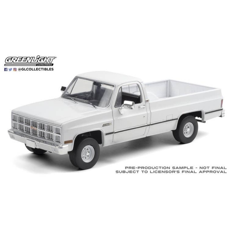 1/18 GreenLight 1982 GMC K-2500 Sierra Grande Wideside - White