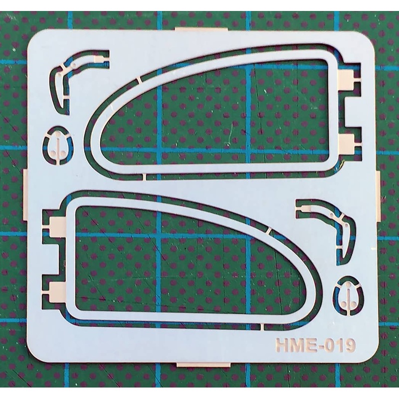 1/24 VW Beetle Side Window Frame 39 x 39mm (0.2mm Nickled Brass)