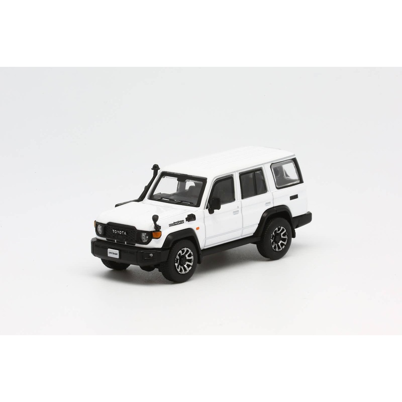1/64 C33172 Toyota Land Cruiser 70 Super White II RHD