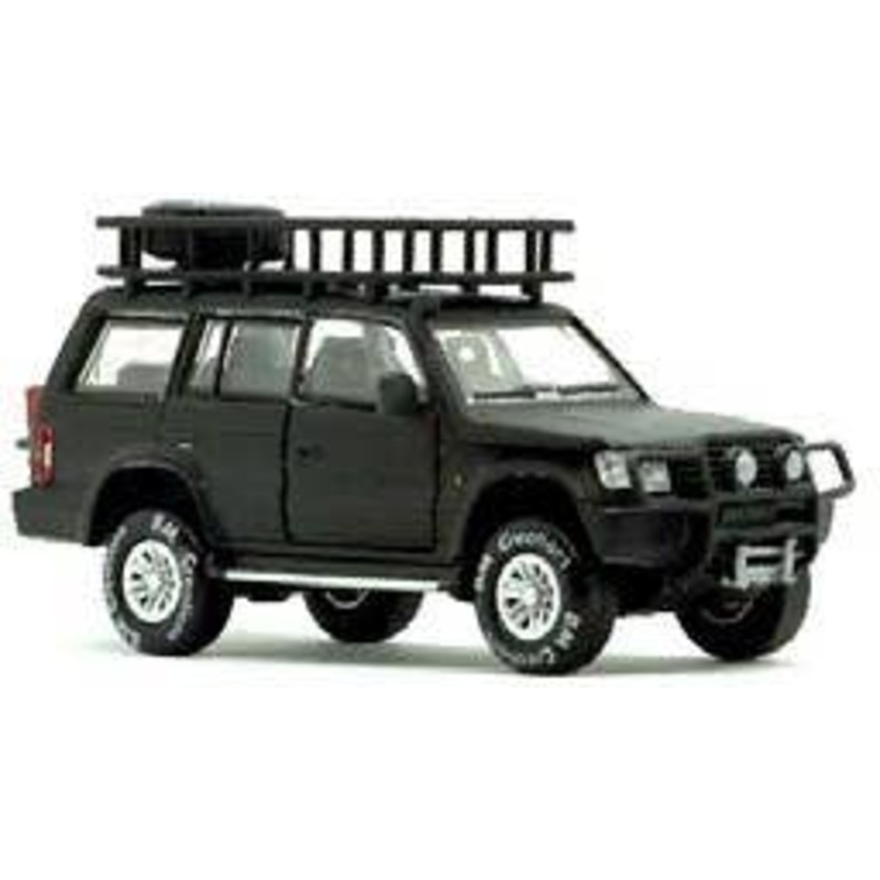 1/64 Mitsubishi Pajero 2nd Generation Matte Black Jungle Pack RHD
