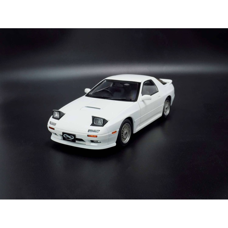 1/18 MAZDA SAVANNA RX-7 FC INFINI -RHD- White