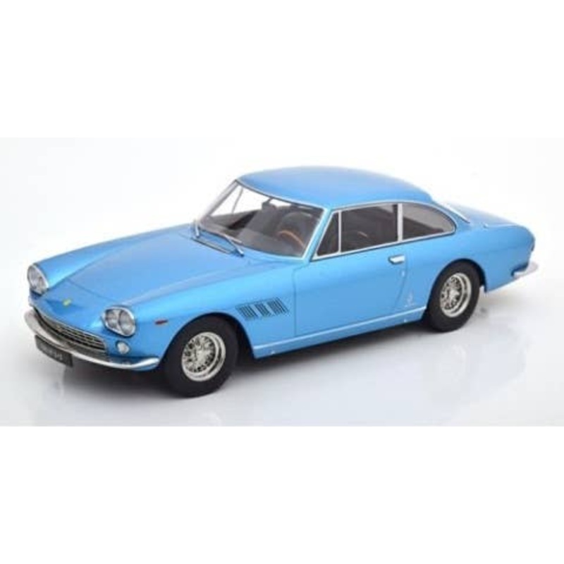 1/18 Ferrari 330 GT 2+2 1964 Light Blue-Metallic