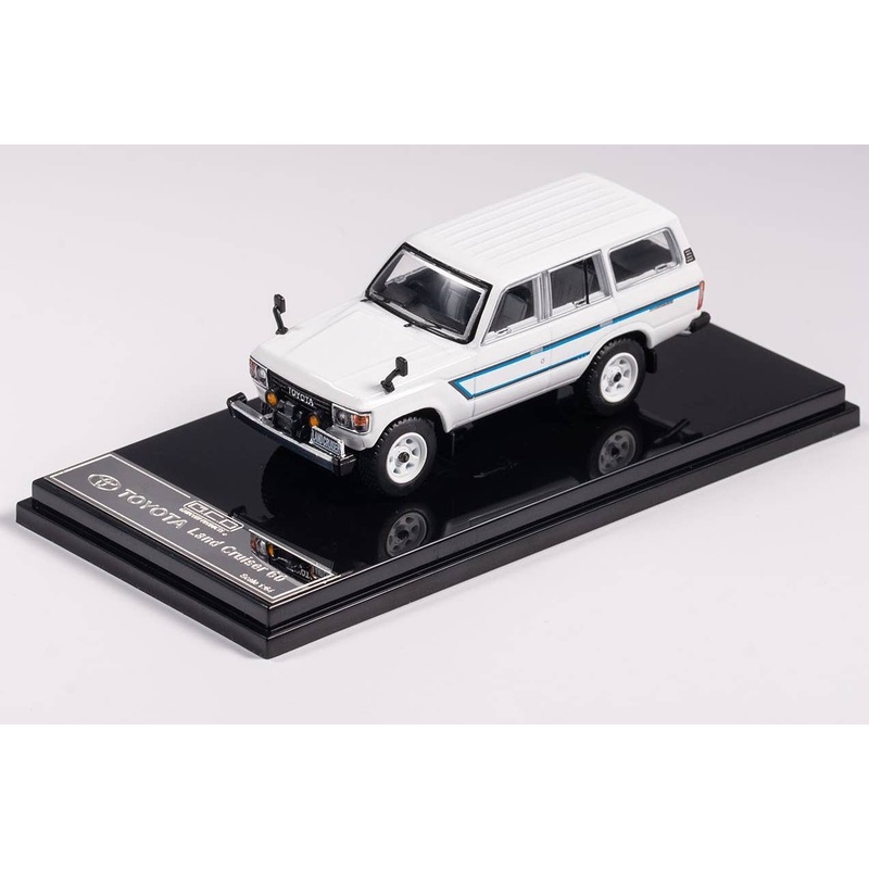 1/64 Toyota Land Cruiser 60 - RHD (with Front Winch & Spotlight) White