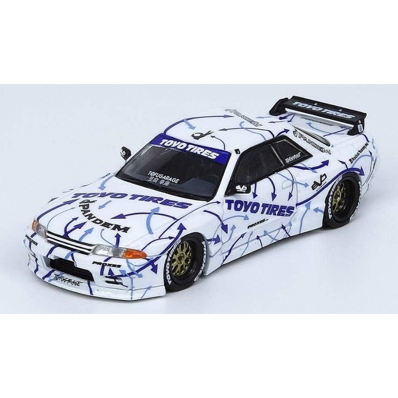 1/64 Nissan Skyline GT-R R32 Rocket Bunny-Pandem Toyo Tires