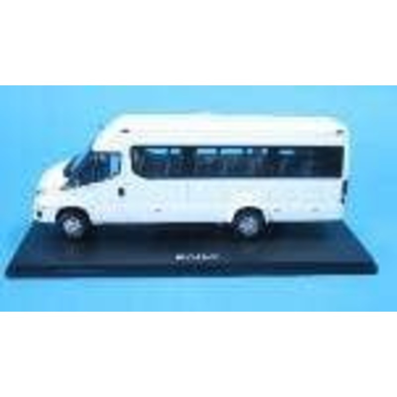 1/43 Iveco Daily Minibus NP Hi-matic White