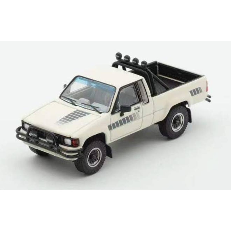1/64 Toyota Hilux SR5 XTRA Cab 1985 - (LHD) - Off White