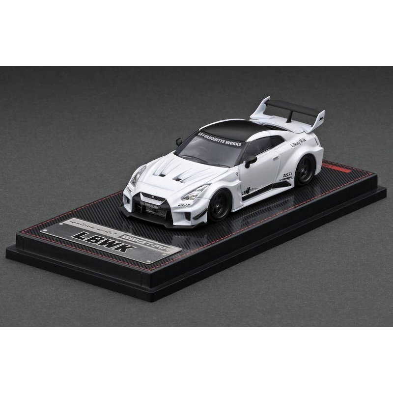 1/64 LB-Silhouette WORKS GT Nissan 35GT-RR Matte Pearl White